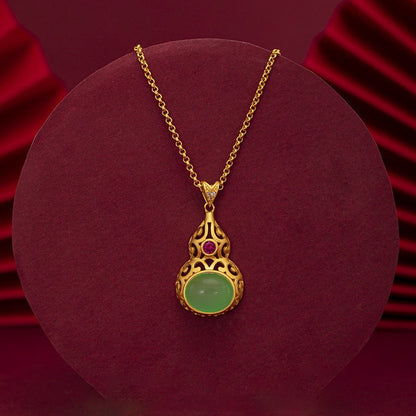 Beautiful Gold Necklace with Unique Style