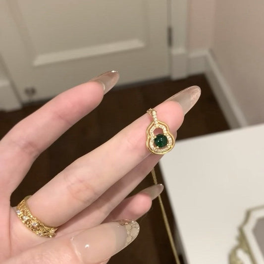 Stunning Gold Necklace for Daily Wear