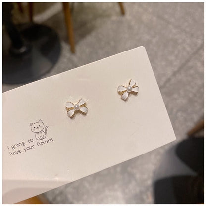 Charming Pearl Earring for Any Occasion