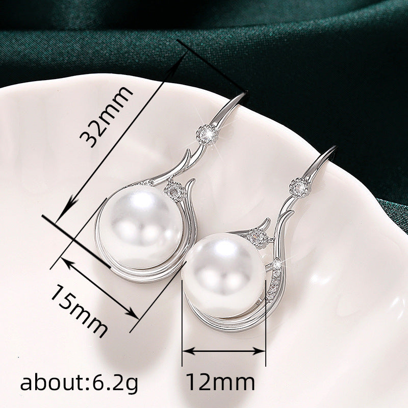 Charming Pearl Earring for Any Occasion