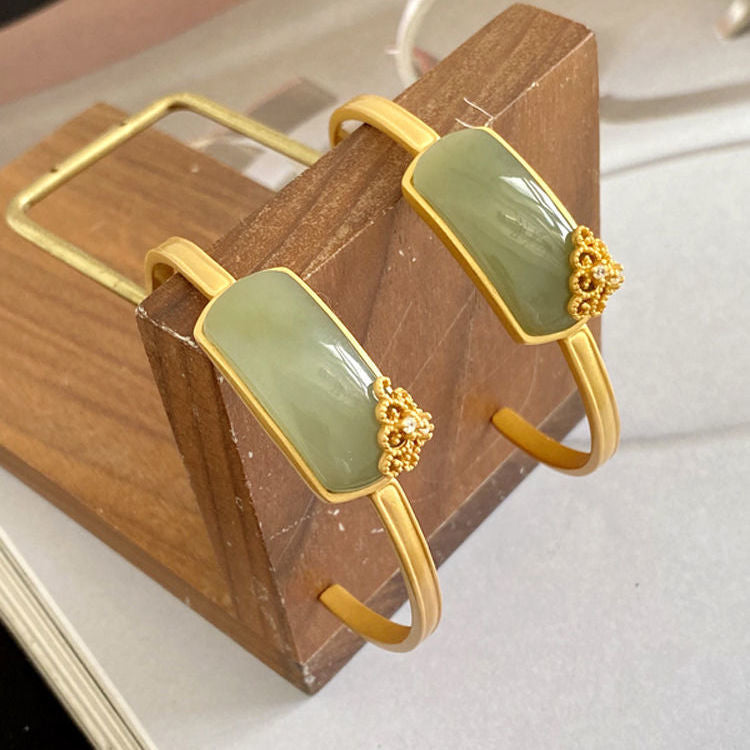 Beautiful Bracelet with Unique Style
