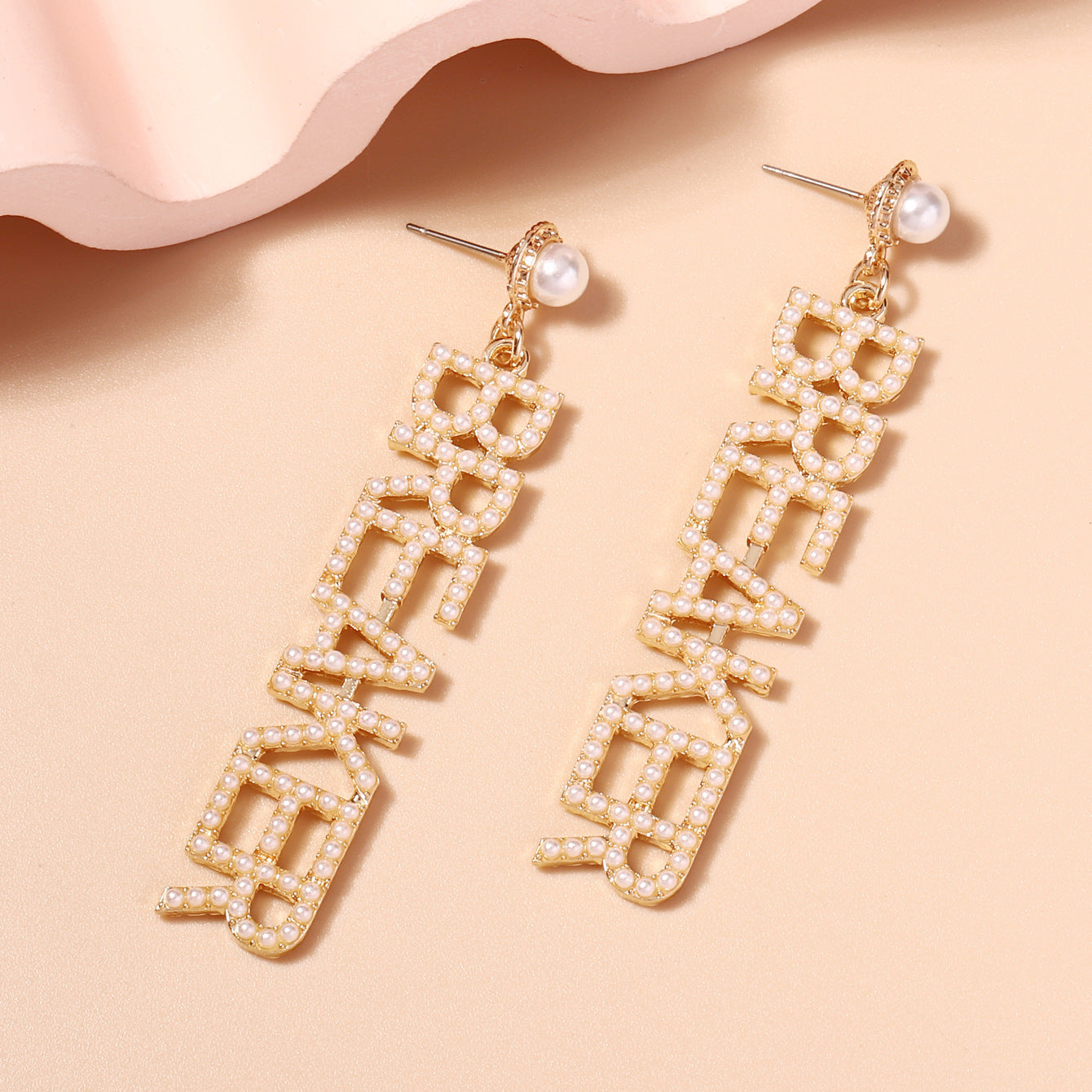 Charming Pearl Earring for Any Occasion