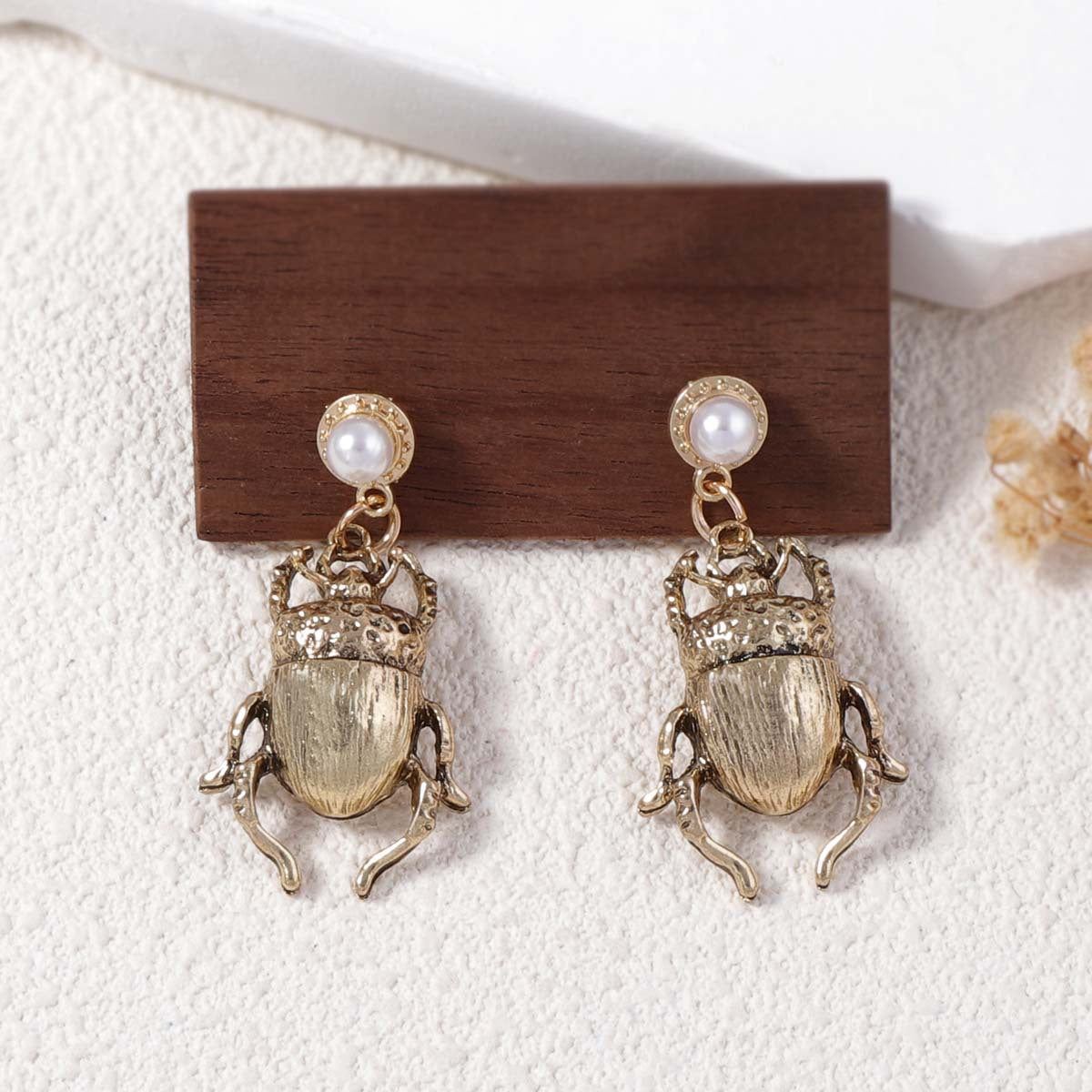 Classic Pearl Earring with Timeless Appeal
