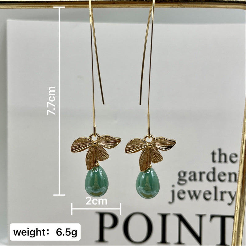 Classic Pearl Earring with Timeless Appeal