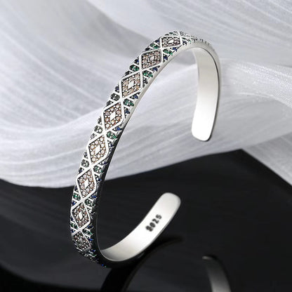 Beautiful Bracelet with Unique Style