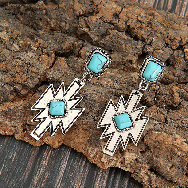 Charming Earring for Any Occasion