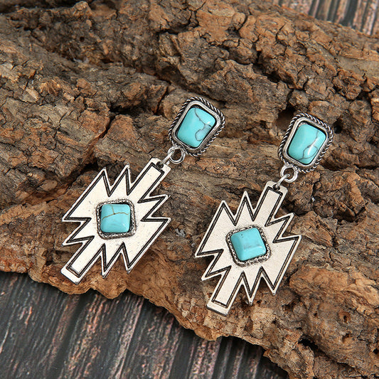 Charming Earring for Any Occasion