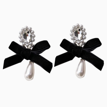 Classic Pearl Earring with Timeless Appeal