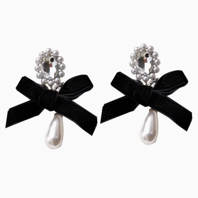 Classic Pearl Earring with Timeless Appeal