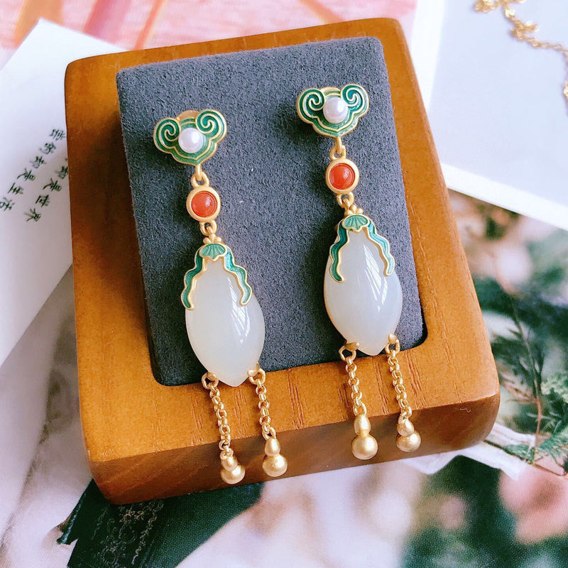 Romantic Pearl Earring for Special Moments
