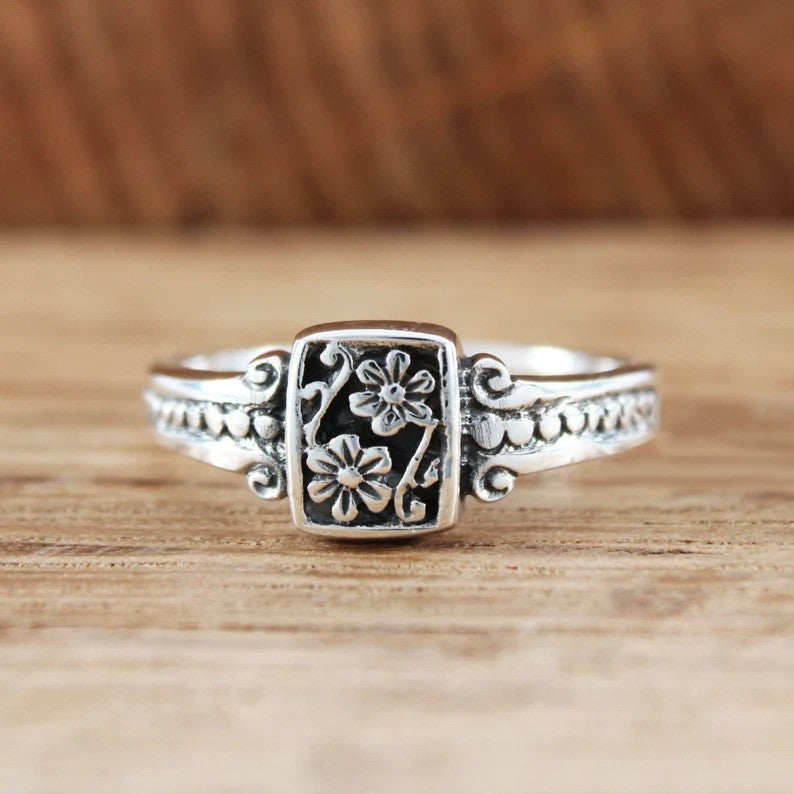 Beautiful Bracelet with Unique Style