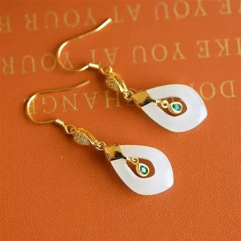 Elegant Gold Earring for Every Occasion