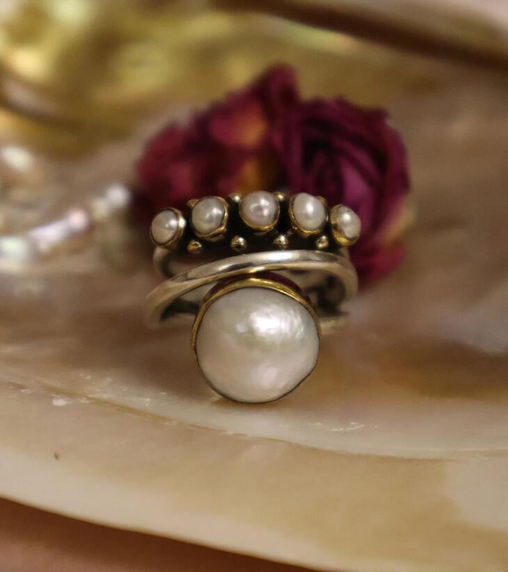 Classic Pearl Ring with Timeless Appeal