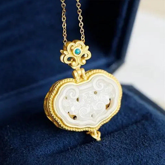 Romantic Silver Necklace for Special Moments