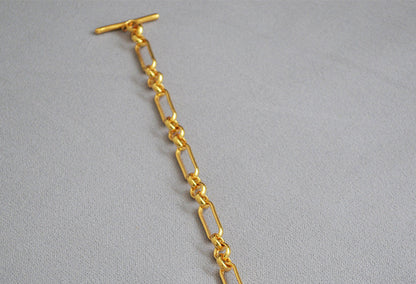 Charming Gold Bracelet for Any Occasion