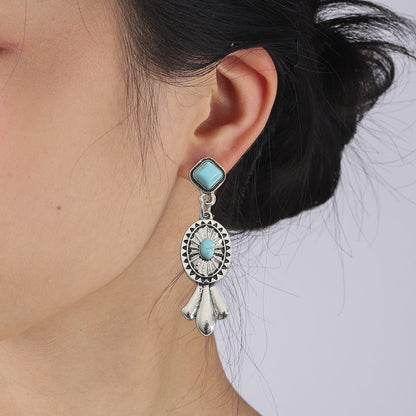 Charming Earring for Any Occasion