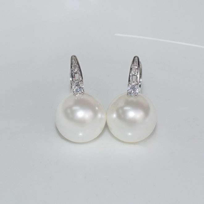 Stunning Gold Earring for Daily Wear