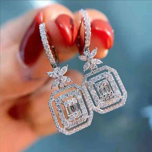 Charming Earring for Any Occasion