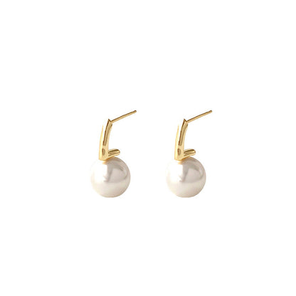 Romantic Pearl Earring for Special Moments