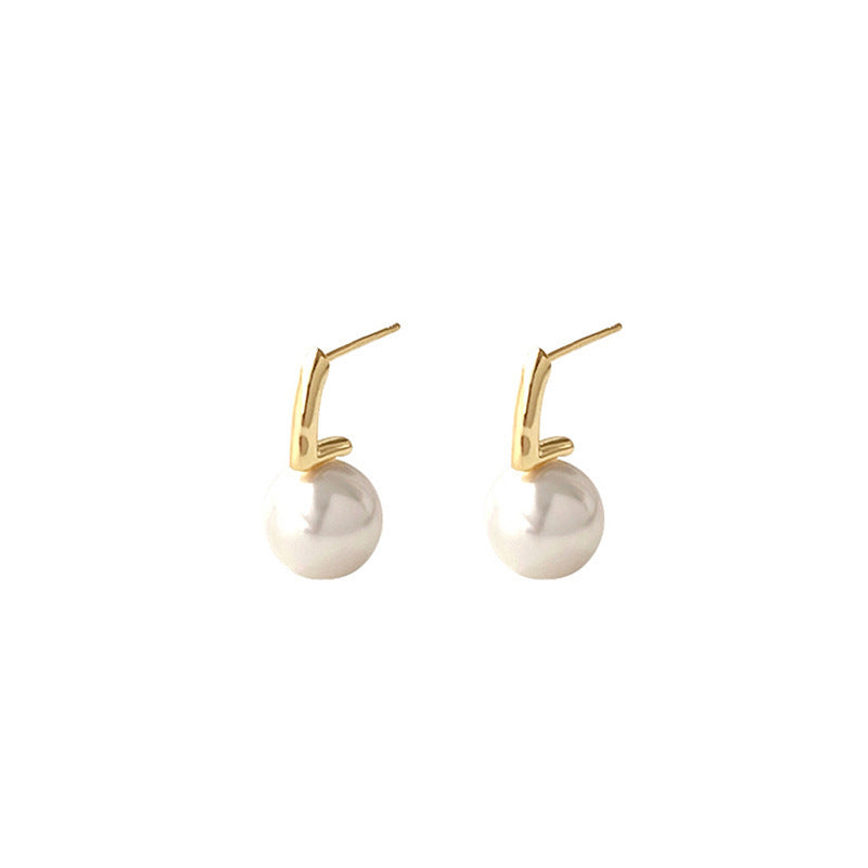 Romantic Pearl Earring for Special Moments
