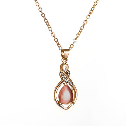 Classic Gold Necklace with Timeless Appeal