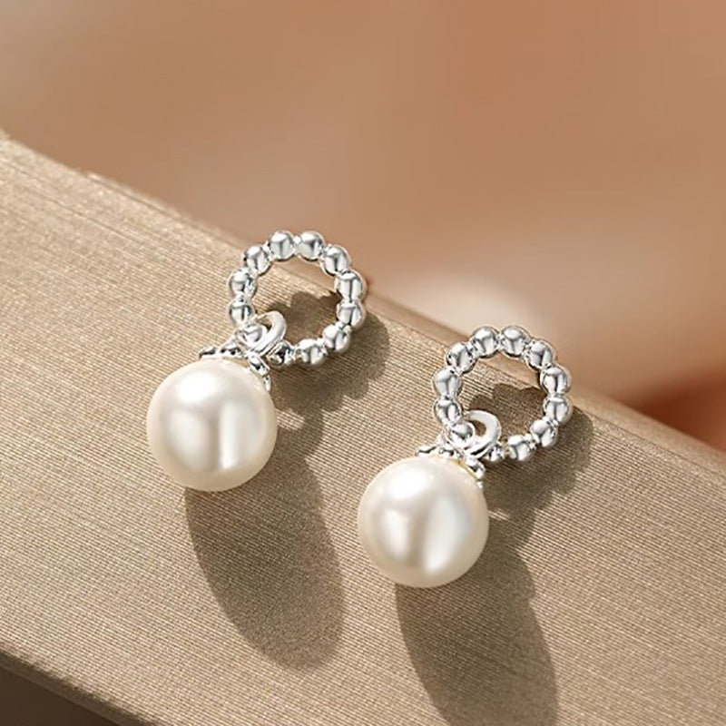 Beautiful Pearl Earring with Unique Style