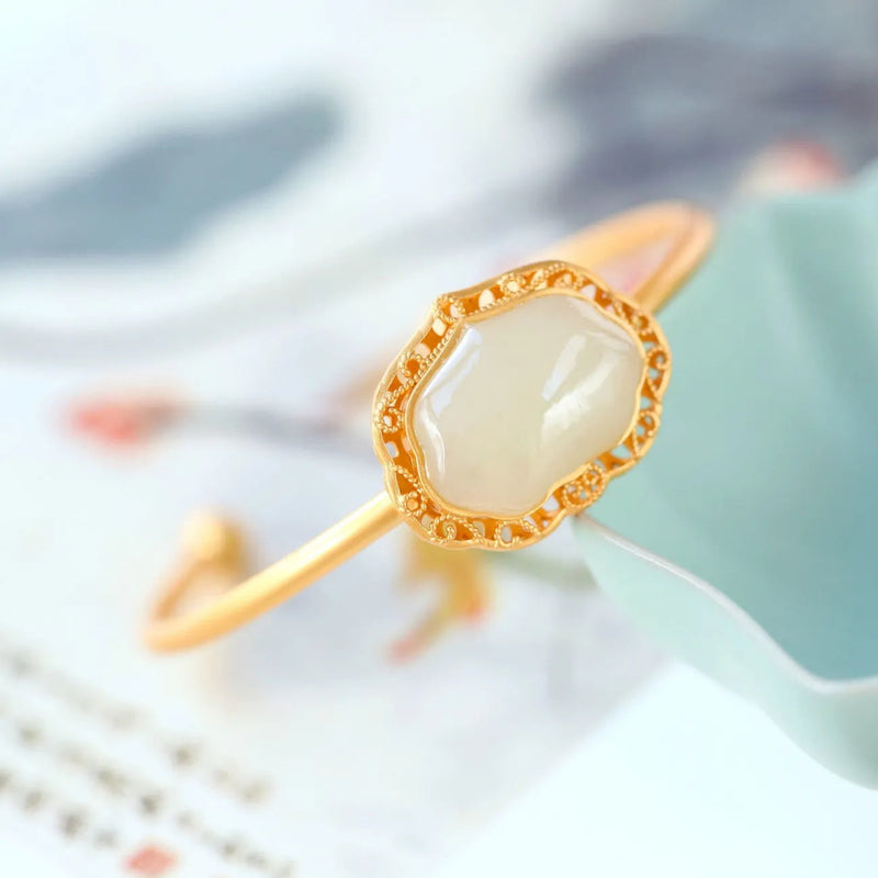 Beautiful Gold Bracelet with Unique Style
