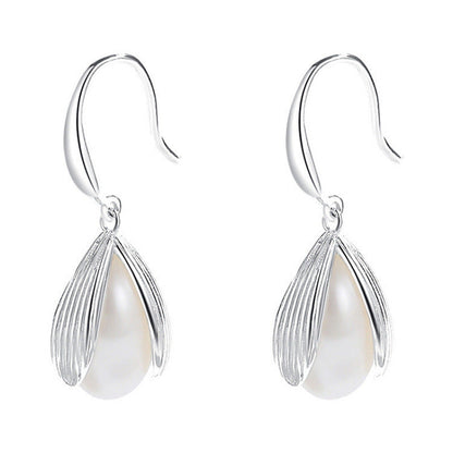 Romantic Pearl Earring for Special Moments