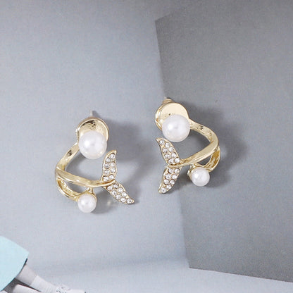 Beautiful Gold Earring with Unique Style