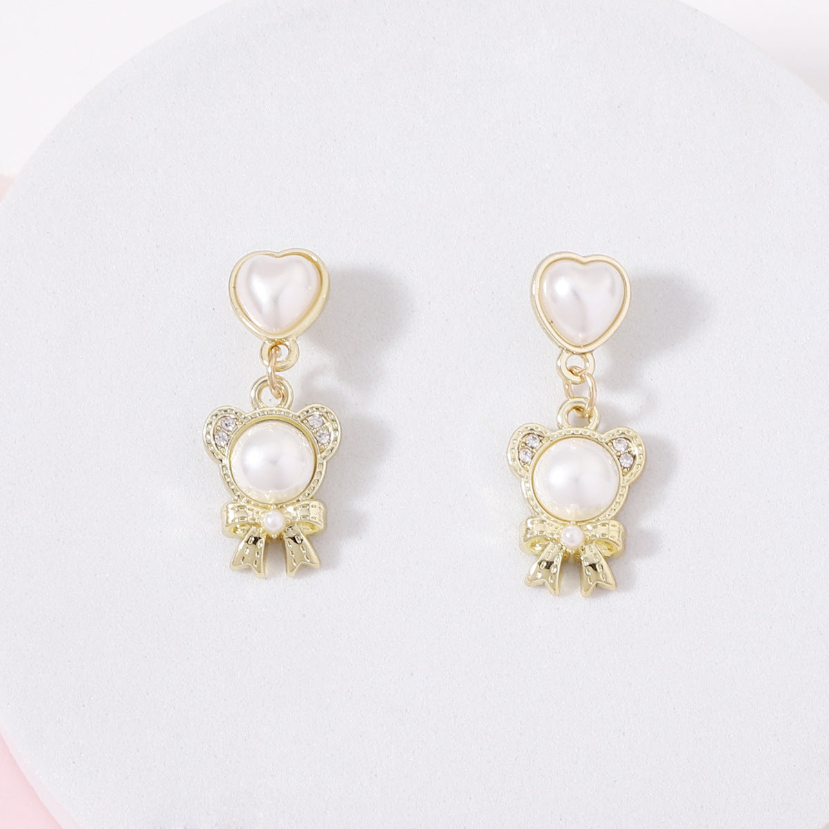 Classic Pearl Earring with Timeless Appeal