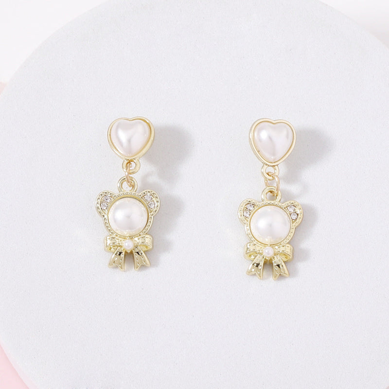 Classic Pearl Earring with Timeless Appeal