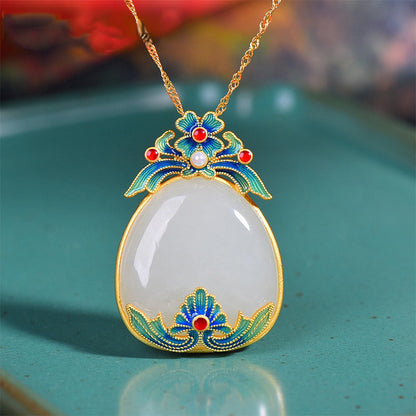 Beautiful Gold Necklace with Unique Style