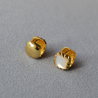 Stunning Gold Earring for Daily Wear