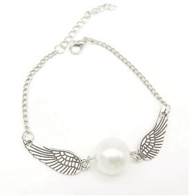 Classic Gold Bracelet with Timeless Appeal