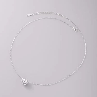 Beautiful Pearl Necklace with Unique Style