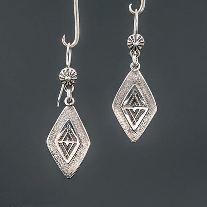 Charming Earring for Any Occasion