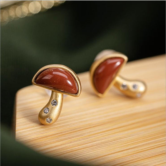 Classic Gold Earring with Timeless Appeal