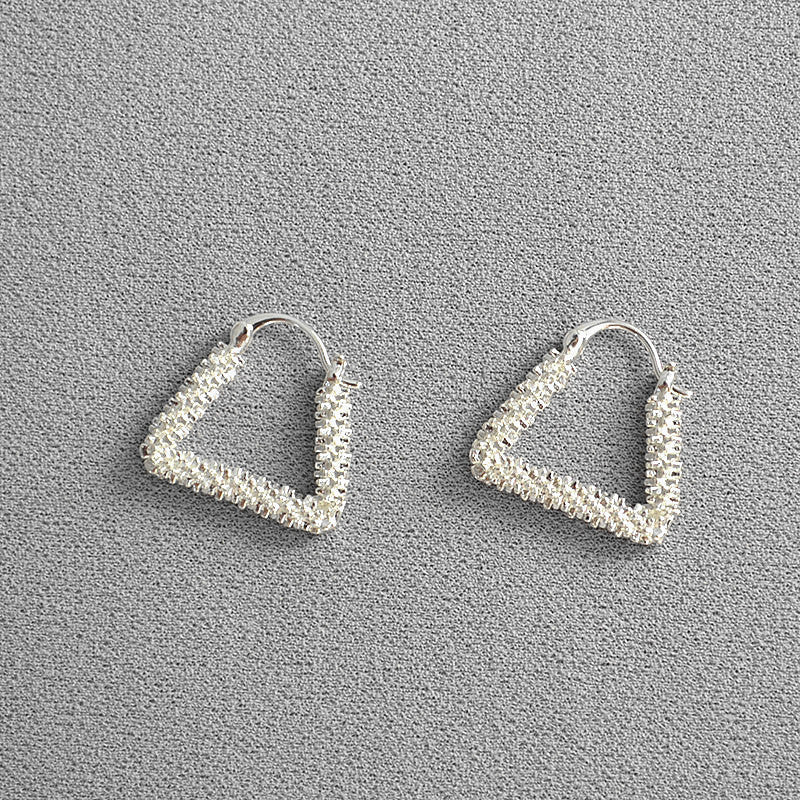 Charming Gold Earring for Any Occasion