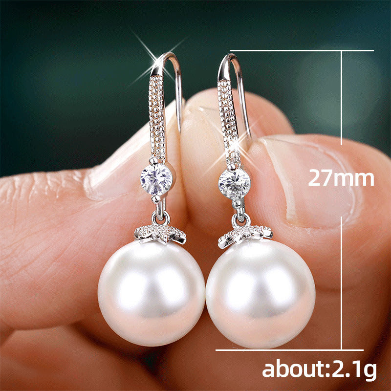Classic Pearl Earring with Timeless Appeal