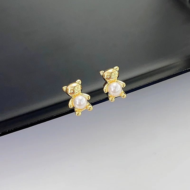 Beautiful Pearl Earring with Unique Style