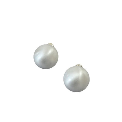 Charming Silver Earring for Any Occasion