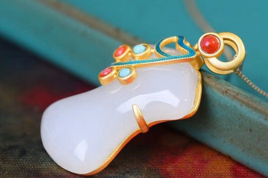 Stunning Silver Necklace for Daily Wear
