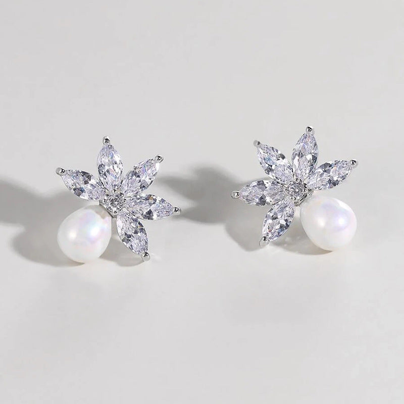 Beautiful Pearl Earring with Unique Style