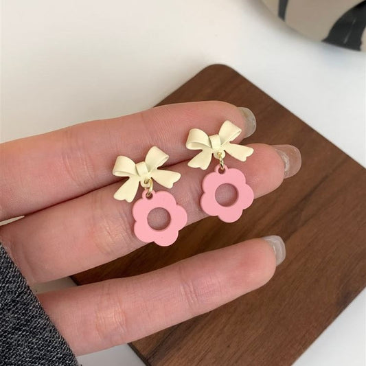 Charming Earring for Any Occasion