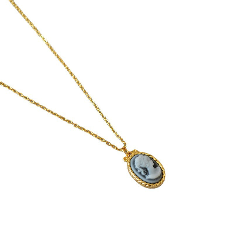 Beautiful Pearl Necklace with Unique Style