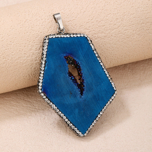 Romantic Gold Pendant for Special Moments