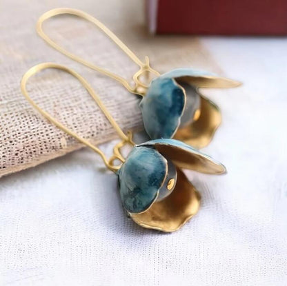 Beautiful Gold Earring with Unique Style