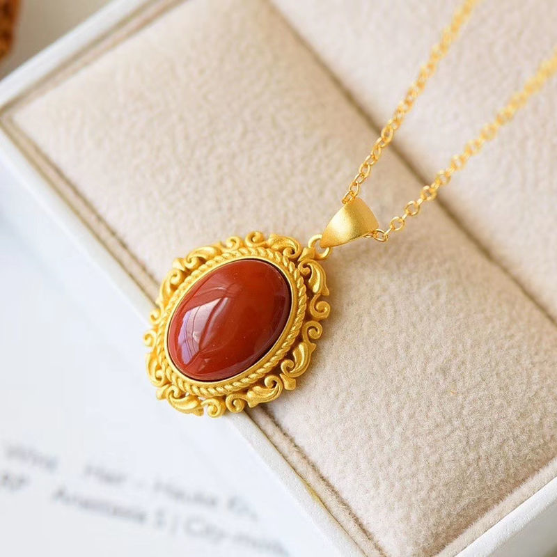 Elegant Gold Pendant for Every Occasion
