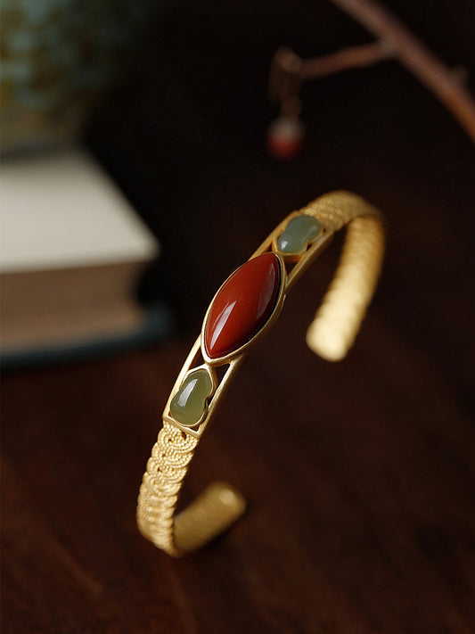 Charming Gold Bracelet for Any Occasion