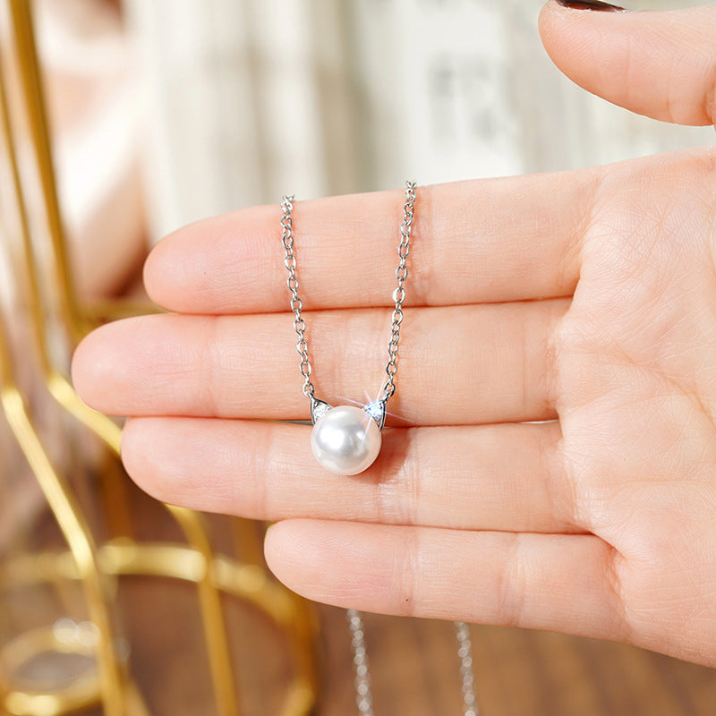 Classic Pearl Necklace with Timeless Appeal